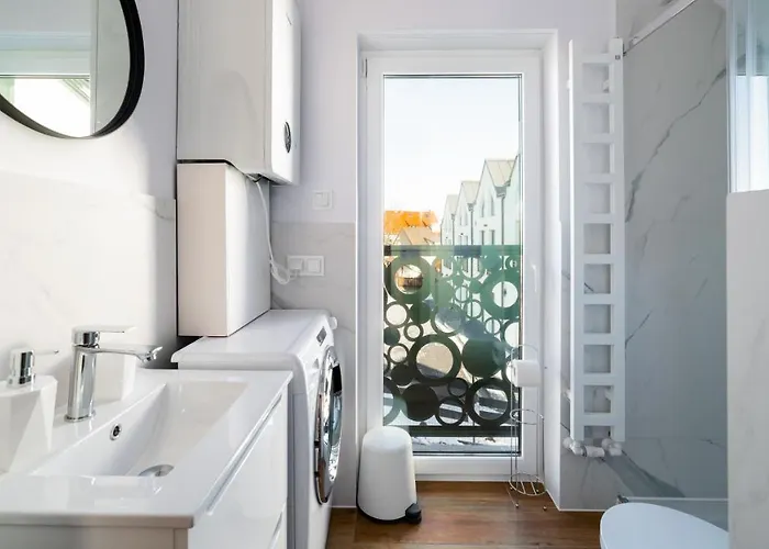 Sikorskiego, Sun & Snow